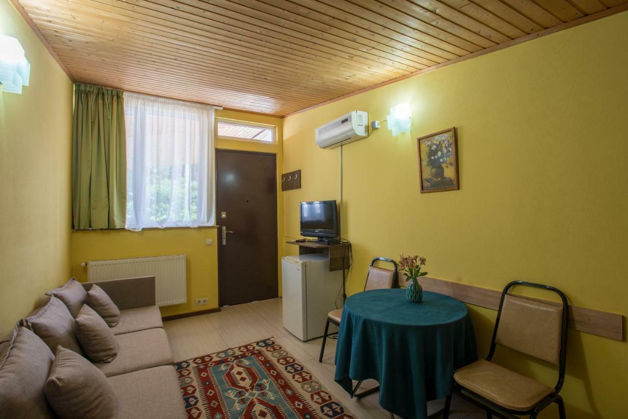 Accent Hotel Tbilisi Luaran gambar
